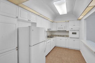 19390 Collins Ave Unit 1009, Sunny Isles Beach, FL 33160