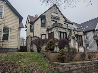 743 S 24th St, Milwaukee, WI 53204