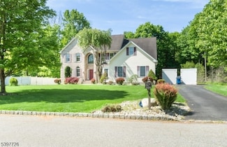 13 Jennies Ln, Hackettstown, NJ 07840