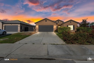 7923 Rhine Dr, Bakersfield, CA 93313