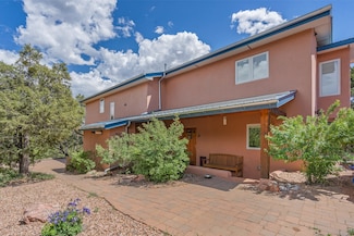 22 Madre de Dios, Santa Fe, NM 87505
