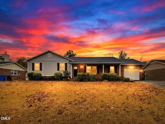 7870 Adrian Dr, Fayetteville, NC 28314