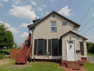 223 Pine St, Springfield, MA 01105
