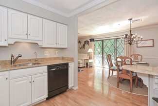 25 Rainbow Pond Dr Unit B2, Walpole, MA 02081