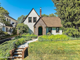 19 Statesir Place, Red Bank, NJ 07701