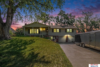 605 S 120th Ave, Omaha, NE 68154