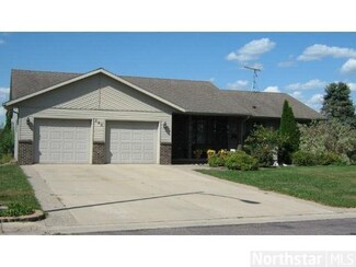 226 Foxborough Ln, Le Sueur, MN 56058