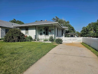 706 Pope Ave, Curtis, NE 69025