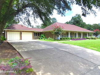 1316 61st Ct, Meridian, MS 39305