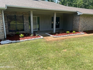 4101 Henderson Rd, Byram, MS 39272