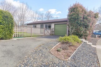 1343 Moon Glo Dr, Grants Pass, OR 97527