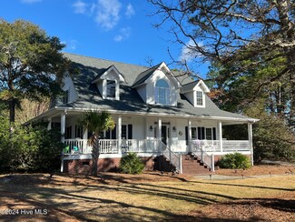 2656 St James Dr, Southport, NC 28461