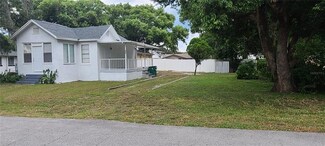 5304 17th St, Zephyrhills, FL 33542