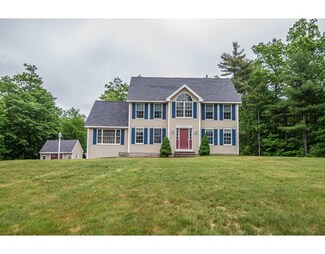 5 Penacook Rd, Sandown, NH 03873
