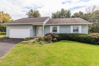2085 Worcester Ct, Columbus, OH 43232
