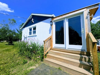 3 Ron Henry Ln, Freeport, ME 04032