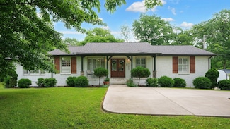 149 Lake Park Dr, Hendersonville, TN 37075