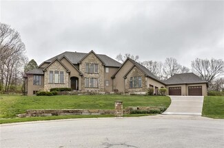 6013 Charlotte Ct, Shawnee, KS 66216