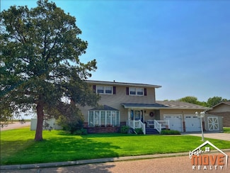 501 N Shoshone Ct, Satanta, KS 67870
