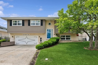 102 S Grant Dr, Addison, IL 60101