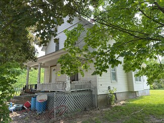 2008 E Stockbridge Ave, Kalamazoo, MI 49001