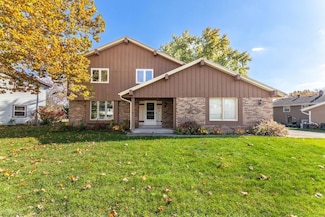 1222 Western Trail, Mukwonago, WI 53149
