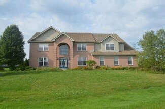 5670 Forest View Ln, Libertyville, IL 60048
