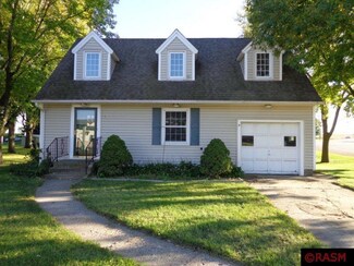 10 10 E 7th St, Gibbon, MN 55335