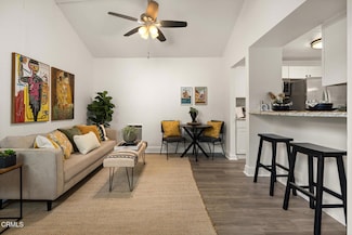 7890 E Spring St Unit 13J, Long Beach, CA 90815