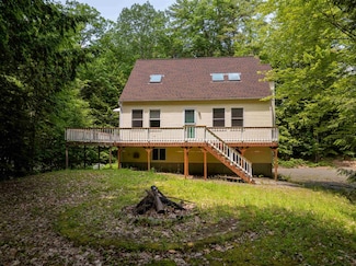 32 Lucerne St, Moultonborough, NH 03254