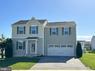 3215 Pebble Run Dr, Dover, PA 17315