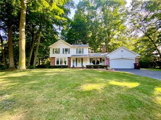 36 Heritage Woods Ct, Rochester, NY 14615