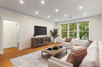 273 12th St NE Unit 210, Atlanta, GA 30309