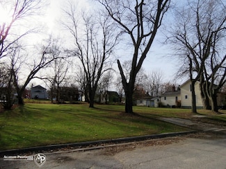 1122 Howard St, Mount Morris, MI 48458