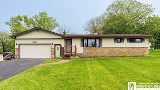5467 Sterling Rd, Hamburg, NY 14075