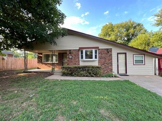 105 Otis White St, Bowling Green, KY 42104
