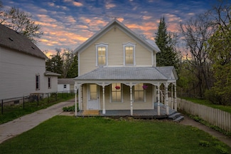 422 Mulberry St W, Stillwater, MN 55082