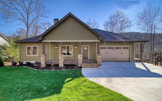 2628 Rolling River Dr, Hiawassee, GA 30546