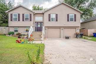 605 W Pine St, Junction City, KS 66441