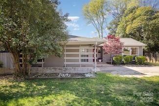 842 E Woodlawn Rd, Charlotte, NC 28209