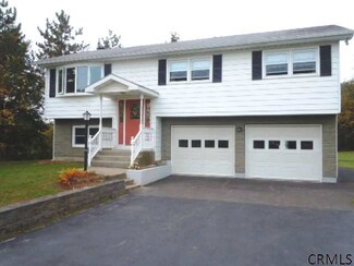 82 Grace St, Waterford, NY 12188