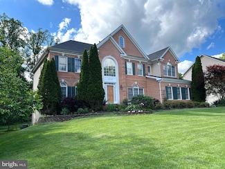 4718 Village Dr, Fairfax, VA 22030