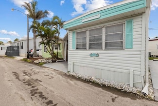 2601 Gulf Dr N Unit 317, Bradenton Beach, FL 34217