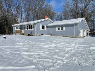 827 Georgetown Rd, Sandy Lake, PA 16145