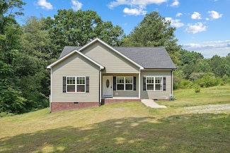 1505 Bakers Work Rd, Burns, TN 37029