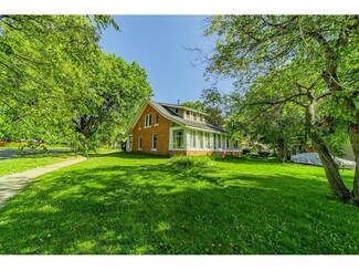 1129 7th St, Hudson, WI 54016