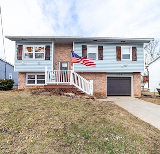 224 W Hickory St, Paris, MO 65275