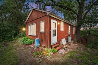 416 Waldeck Dr, Twin Lakes, WI 53181