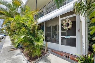 4154 56th St N Unit 720, Kenneth City, FL 33709