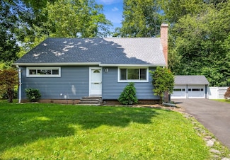 10 John Smith Dr, West Hartford, CT 06107
